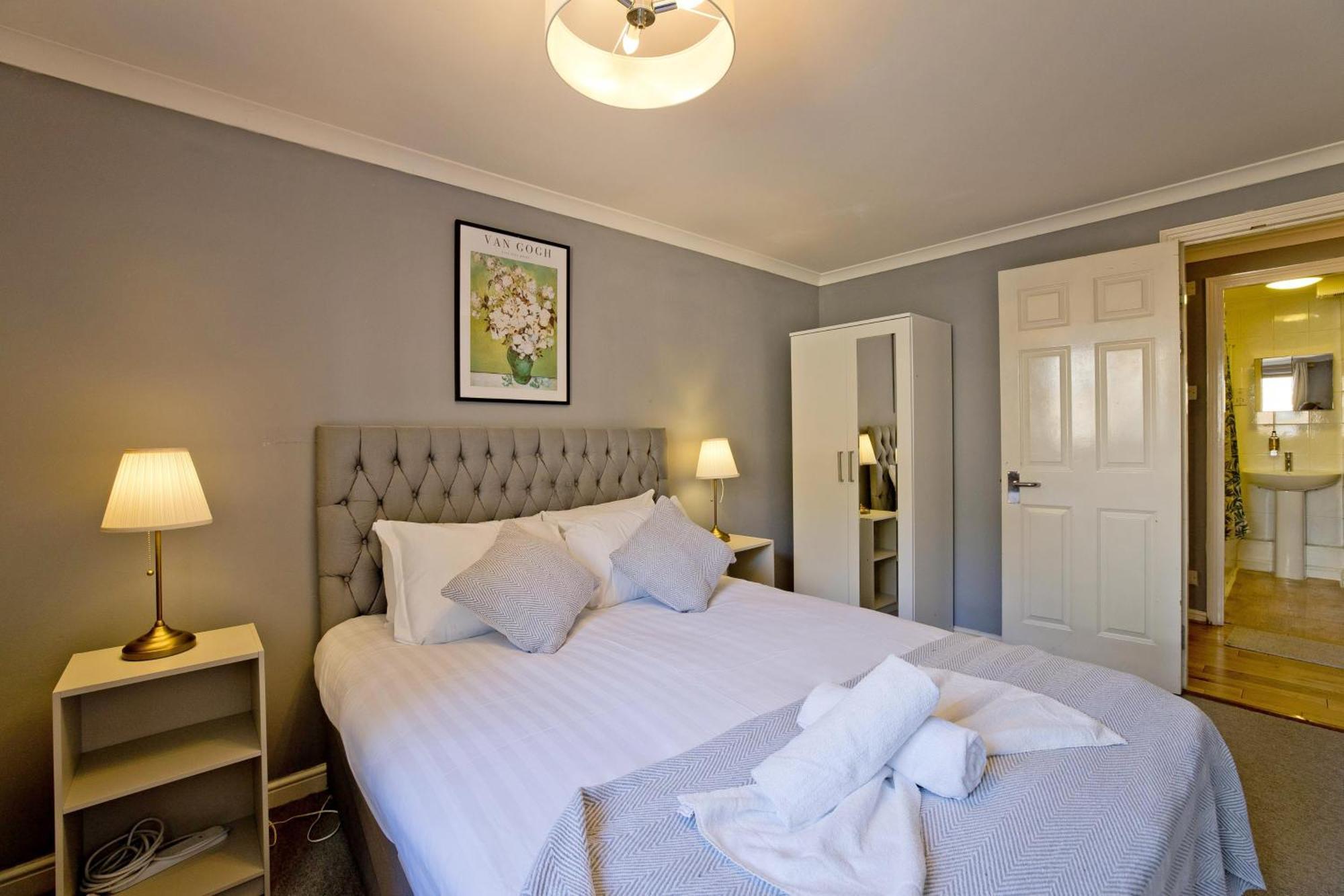 Imperial Meridian Place Apartment London Bagian luar foto