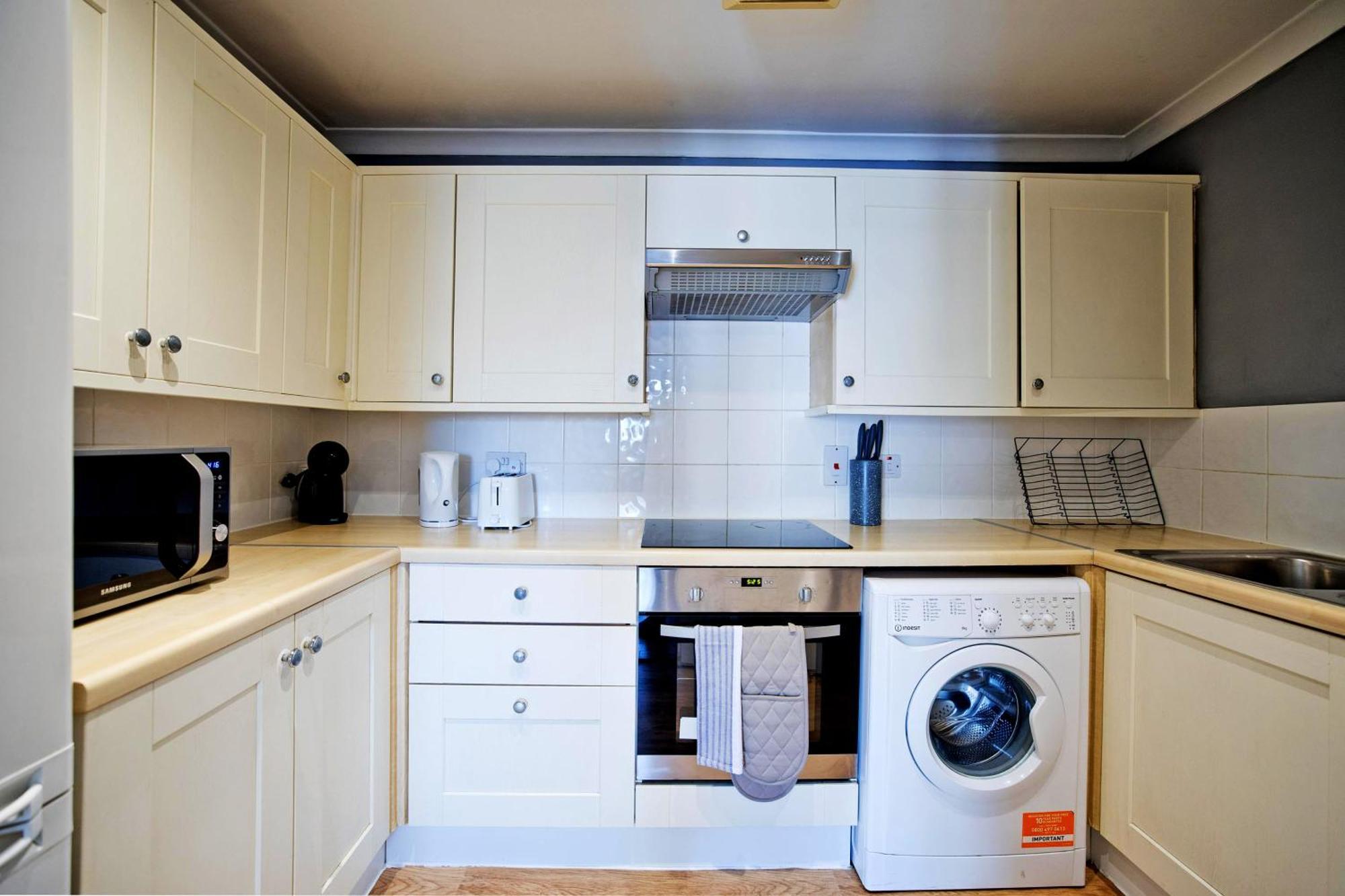 Imperial Meridian Place Apartment London Bagian luar foto
