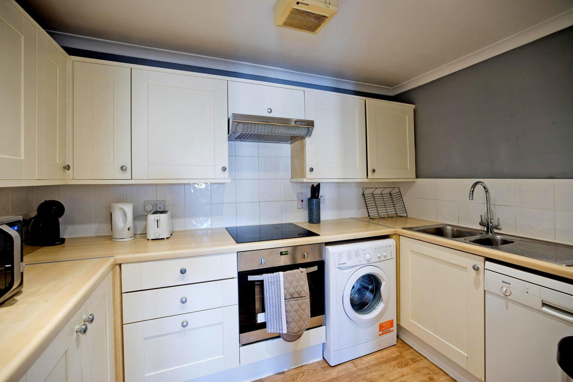 Imperial Meridian Place Apartment London Bagian luar foto