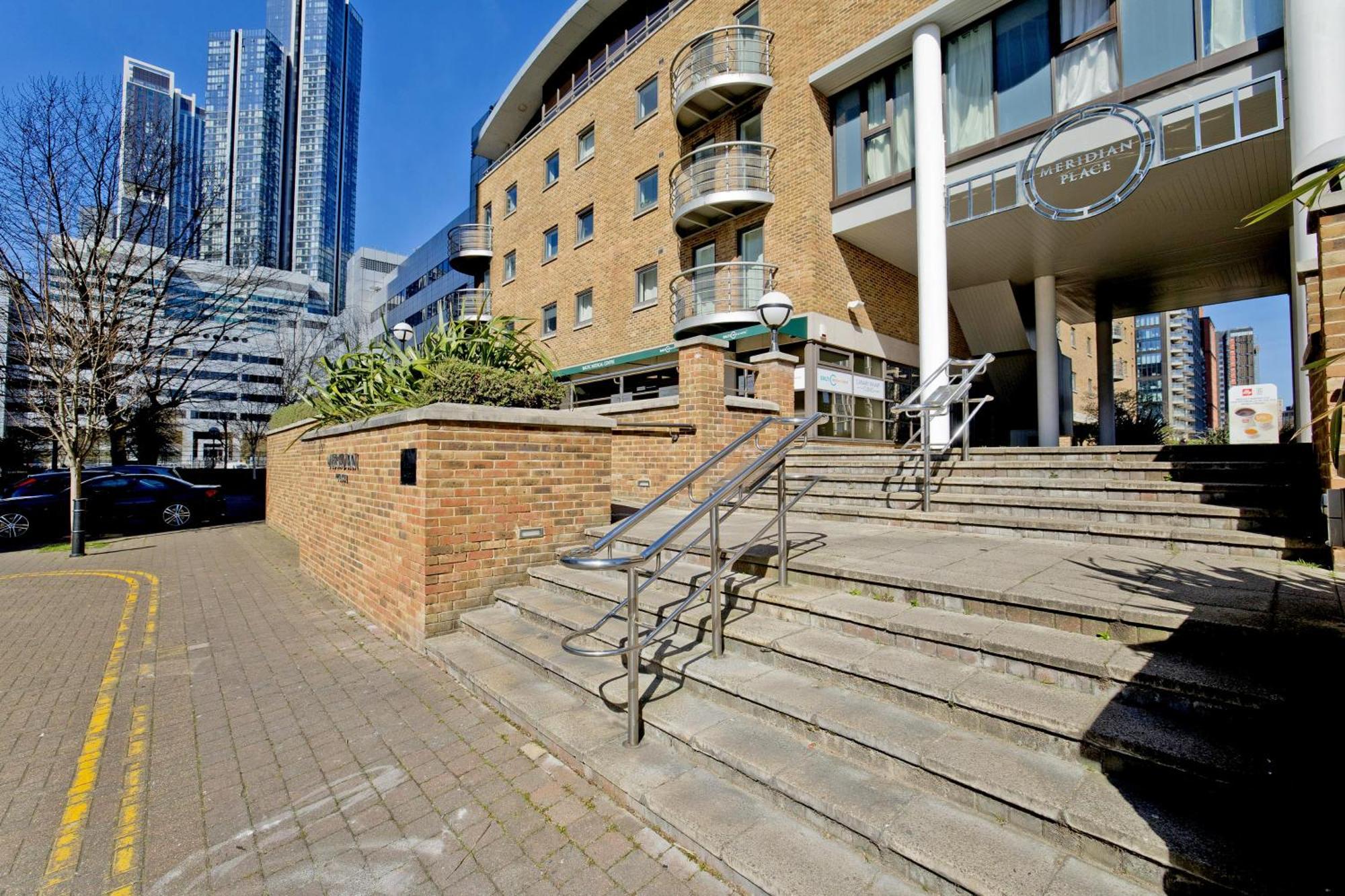 Imperial Meridian Place Apartment London Bagian luar foto